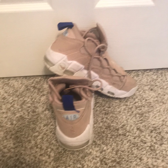 Nike shoes - Picture 3 of 4